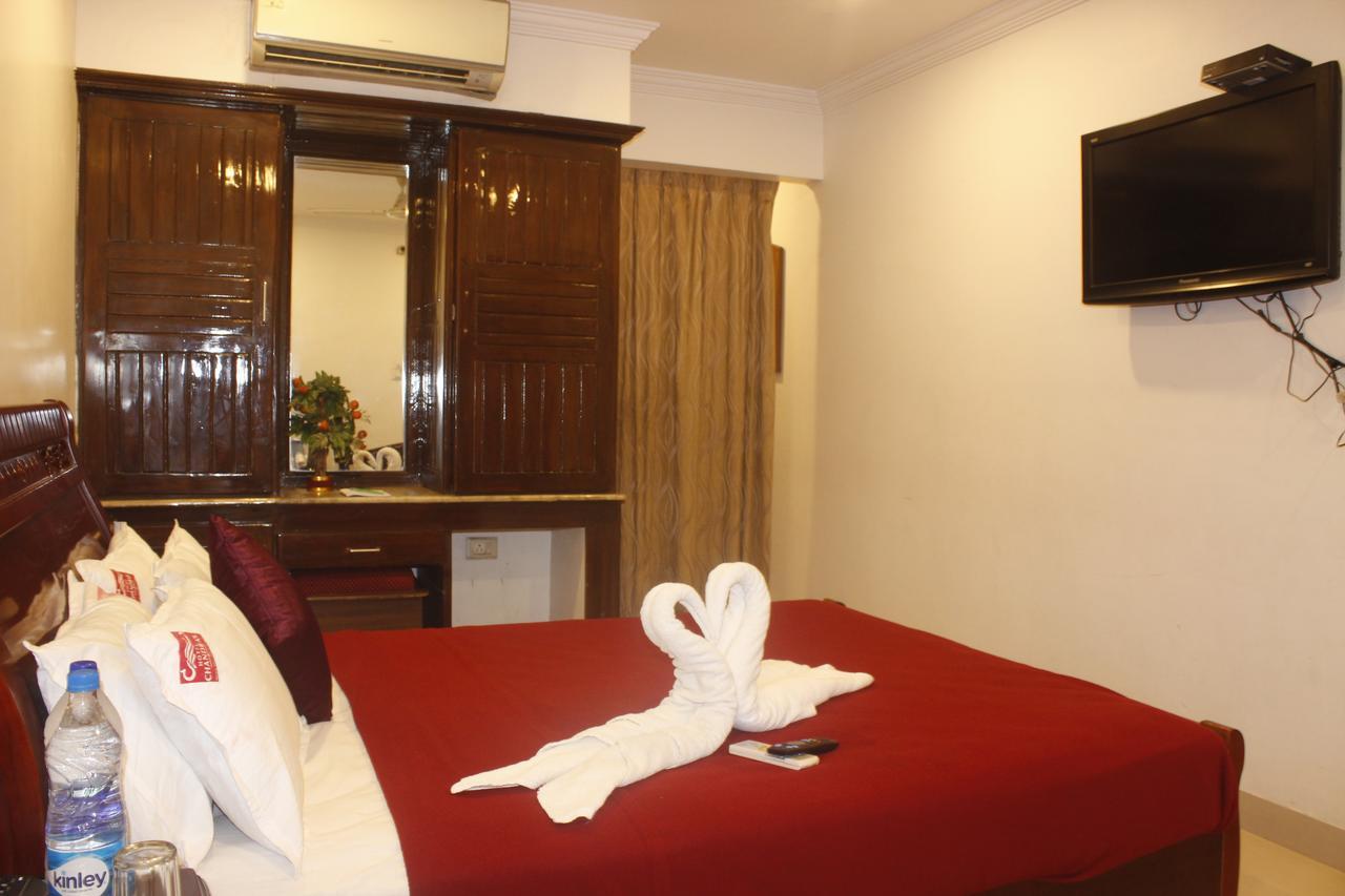 Hotel Chandra'S ヴィシャーカパトナム エクステリア 写真